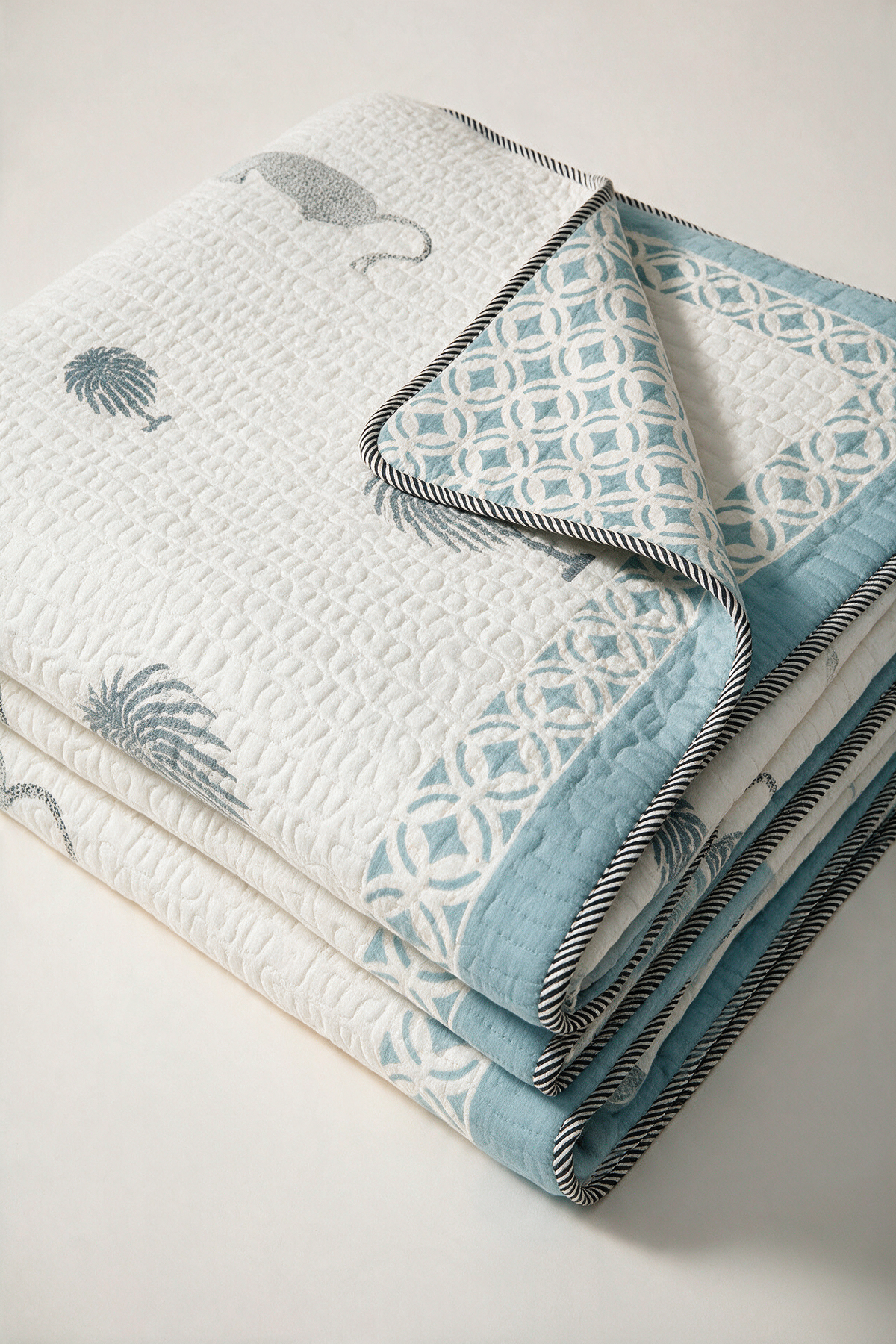 Blue Oasis — Reversible Quilted Bed Cover Set — photo 2