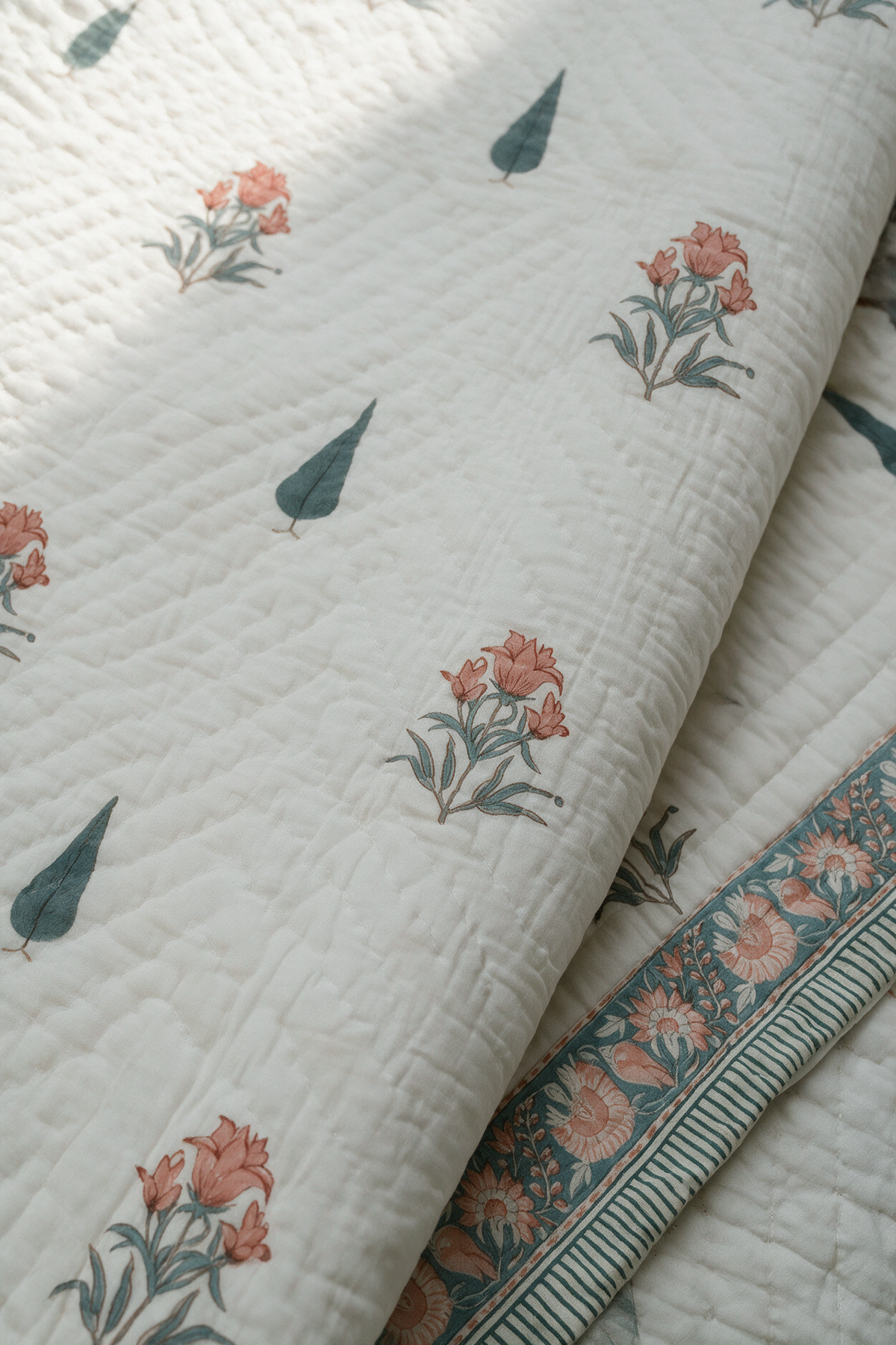 Cypress Tulip — Reversible Hand-Block Cotton Quilt — photo 3