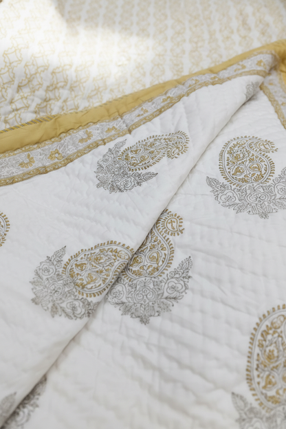 Golden Paisley — Reversible Hand-Block Cotton Quilt — photo 3