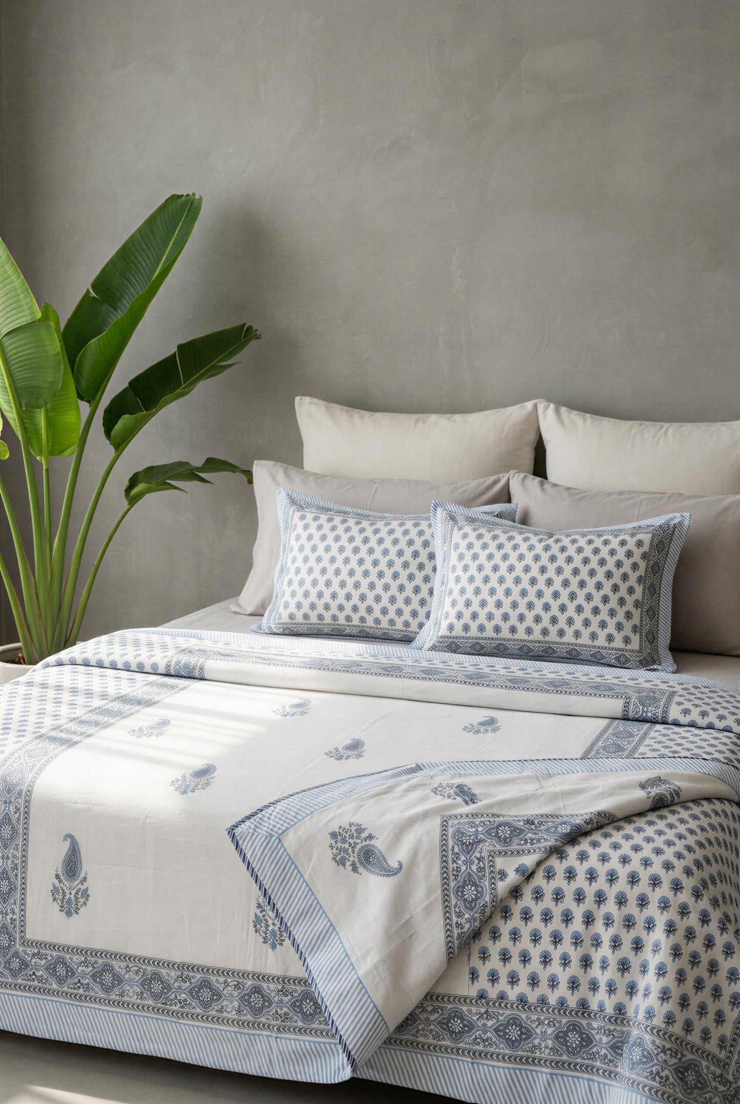 Indigo Paisley — photo 2