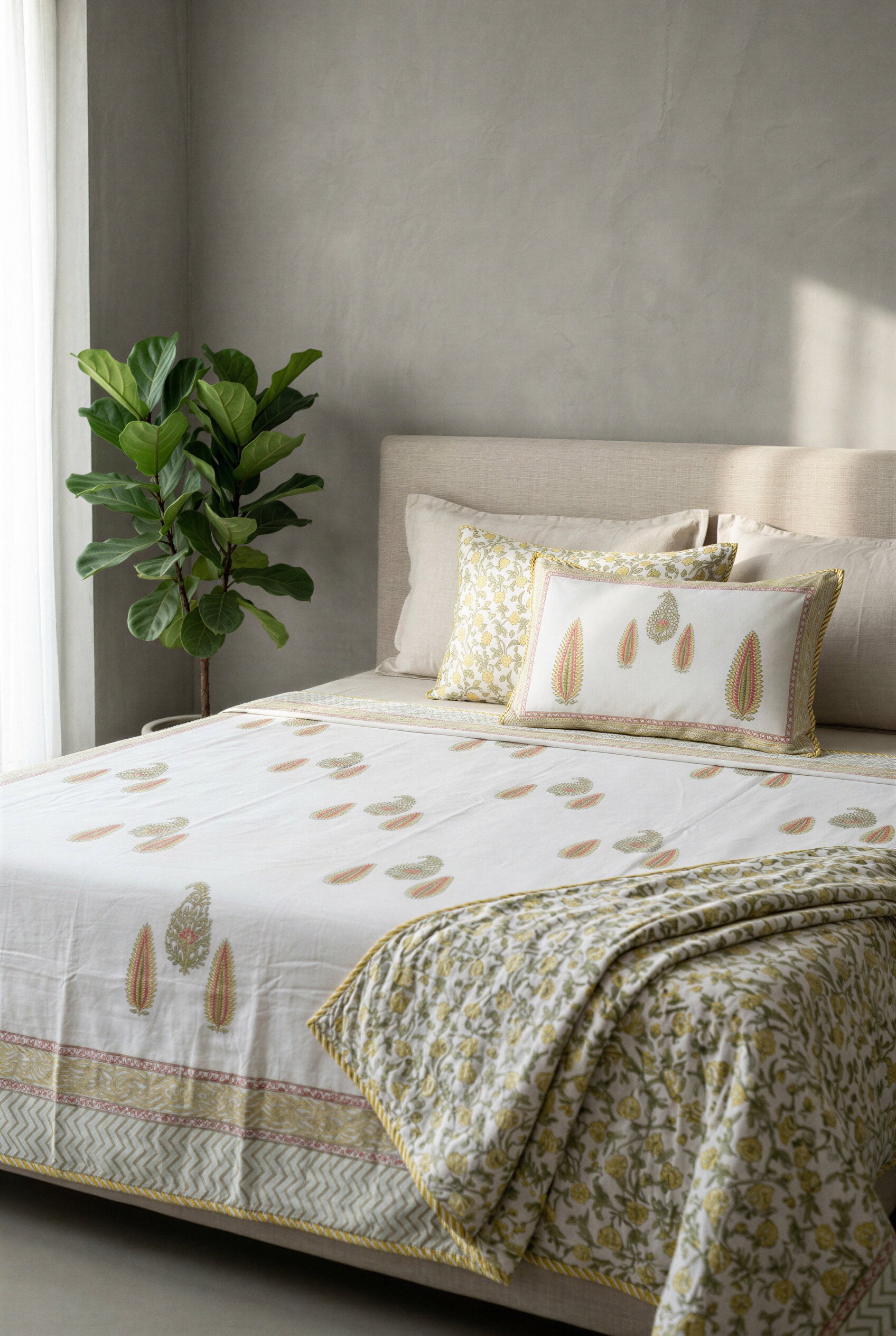 Saffron Paisley — photo 2